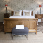 Chambre Sicarie Bed & Breakfast Chateau des Chauvaux Dordogne Chambres d'Hôtes bed